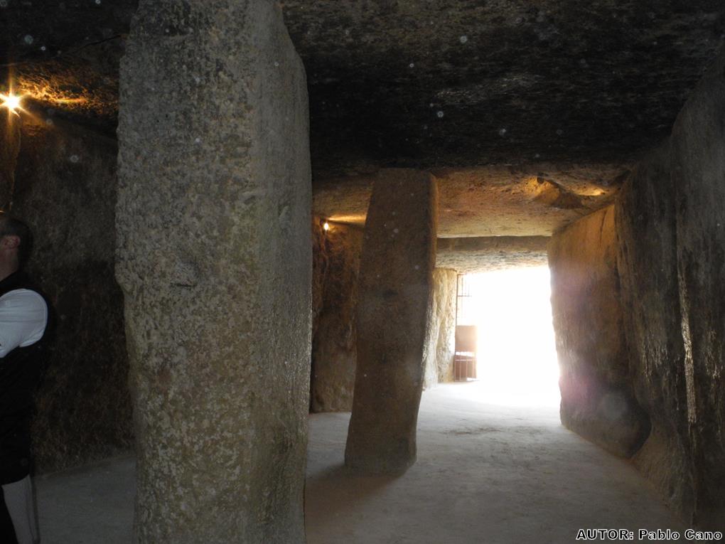 A PIE POR LA HISTORIA: Los Dólmenes de Antequera
