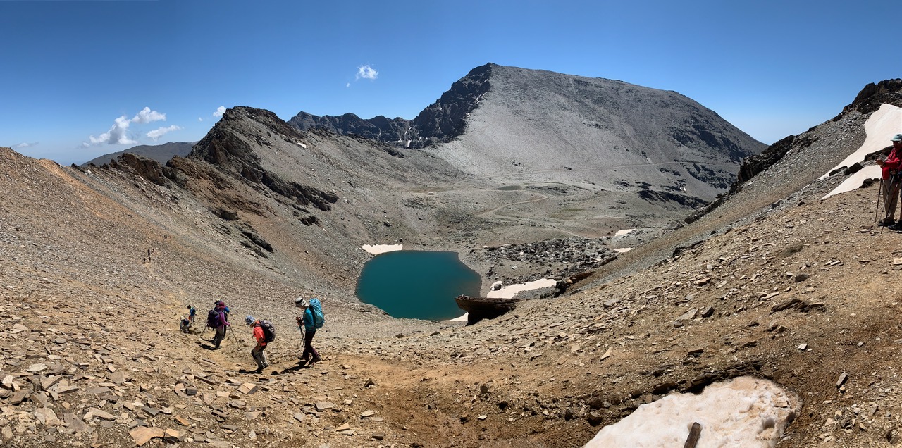 ¿El Sendero de las Altas Cumbres de Sierra Nevada se convertirá en carretera?
